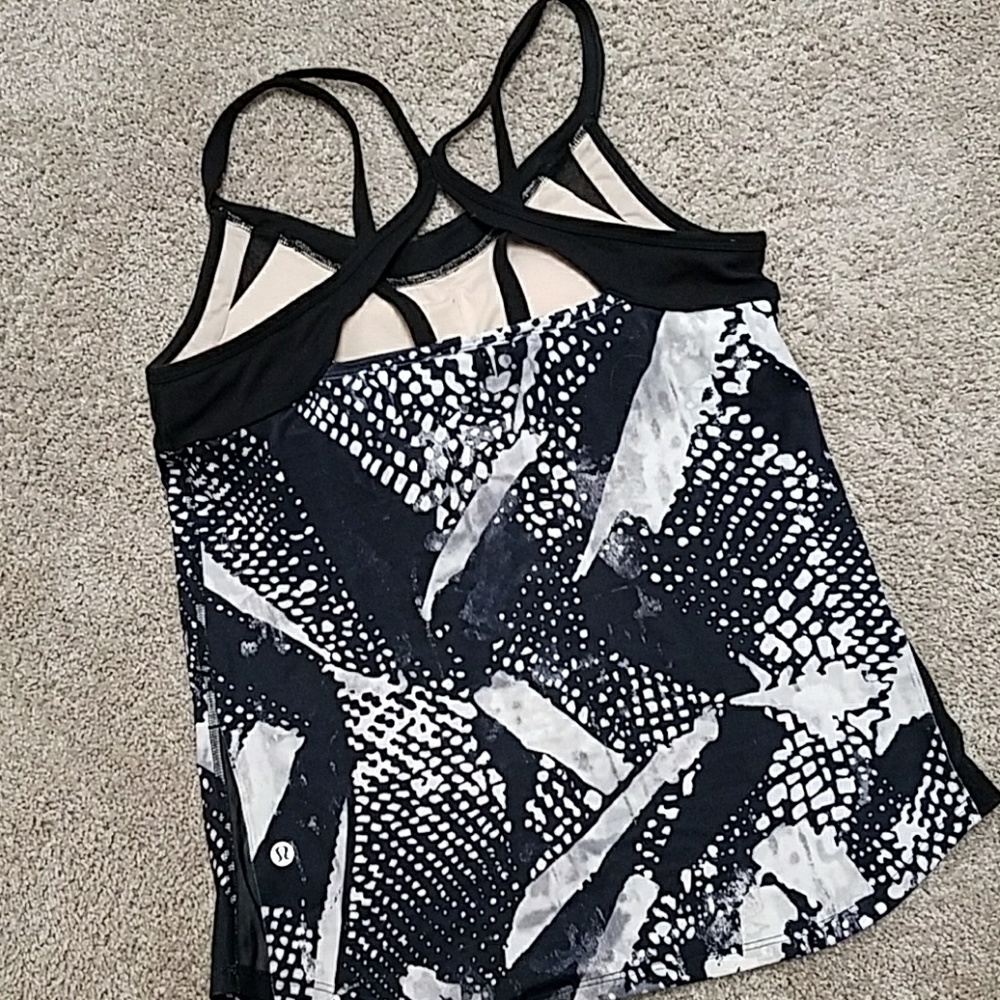 Lululemon black and white tank 10